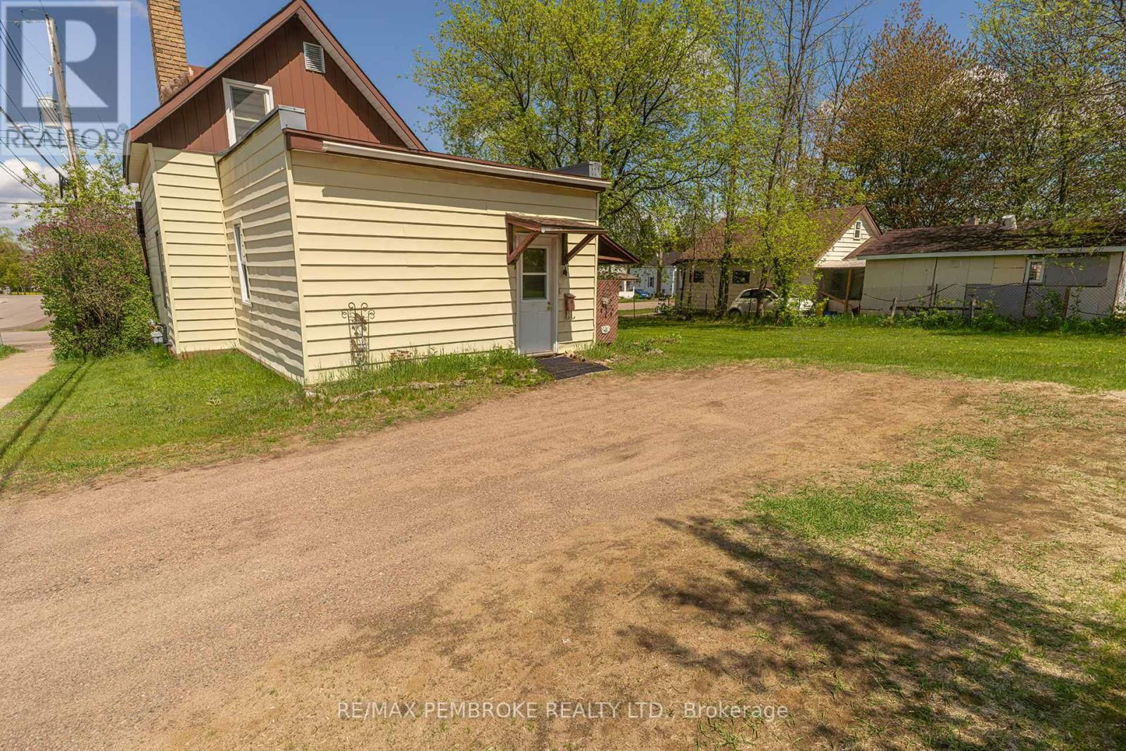 1110 BRONX STREET Image 7