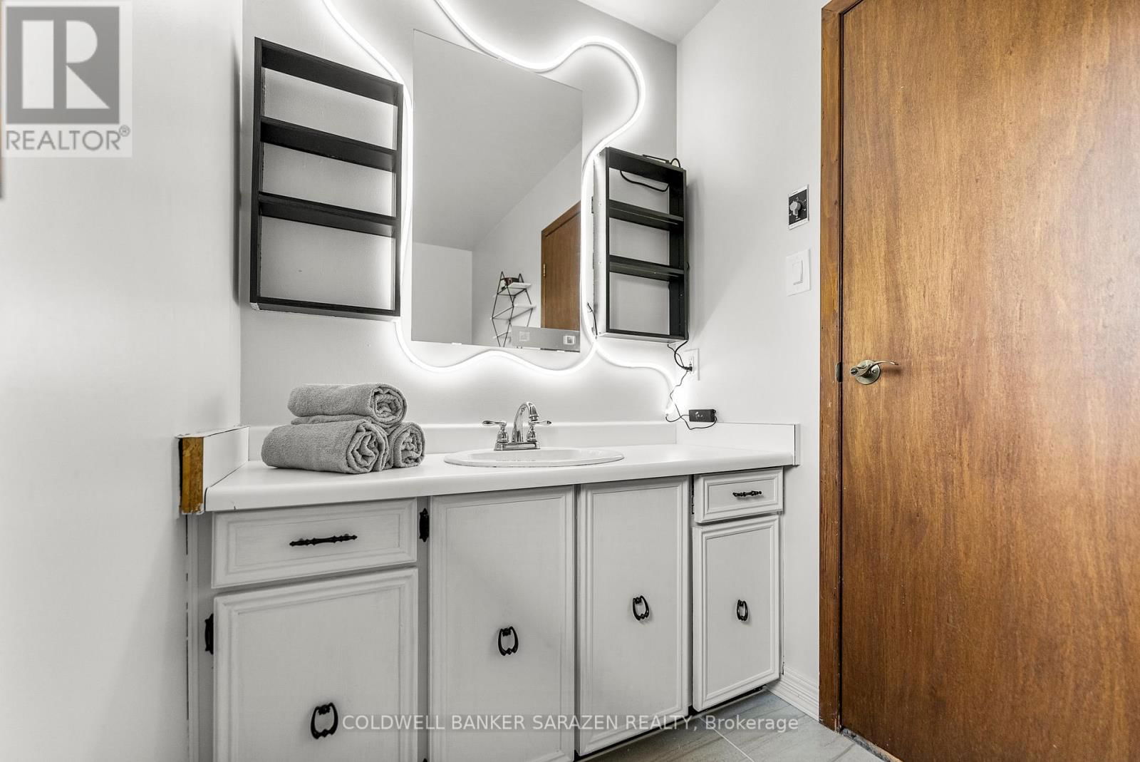 1437 USBORNE STREET Image 20