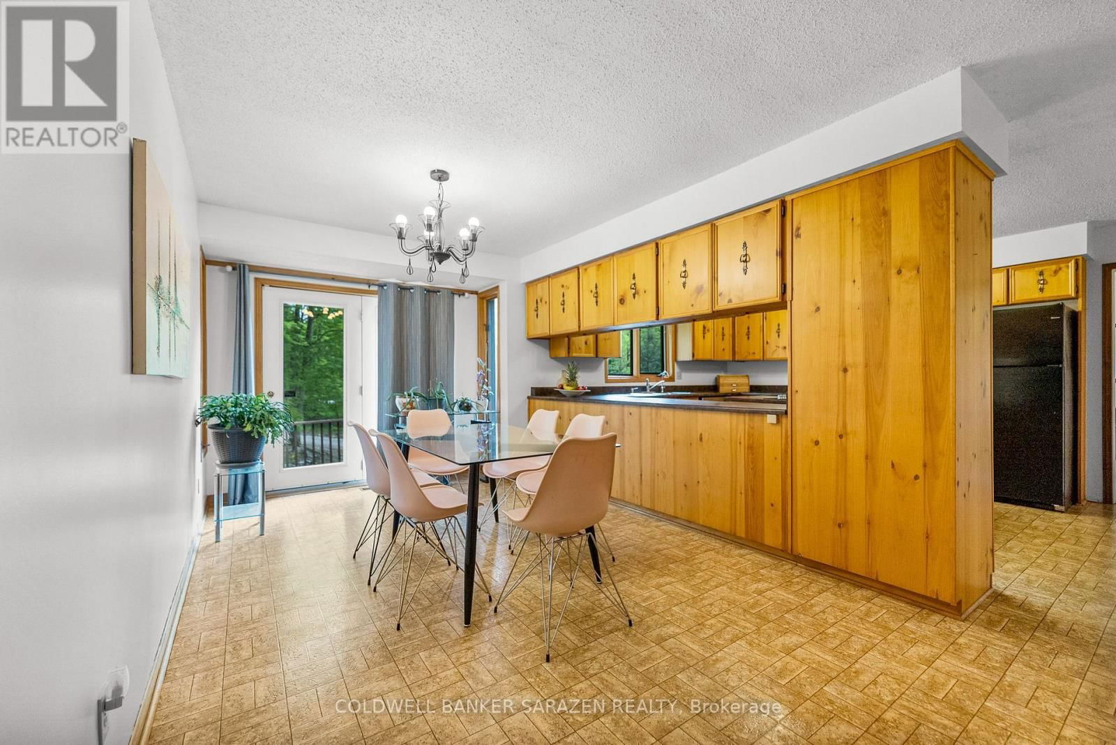1437 USBORNE STREET Image 8