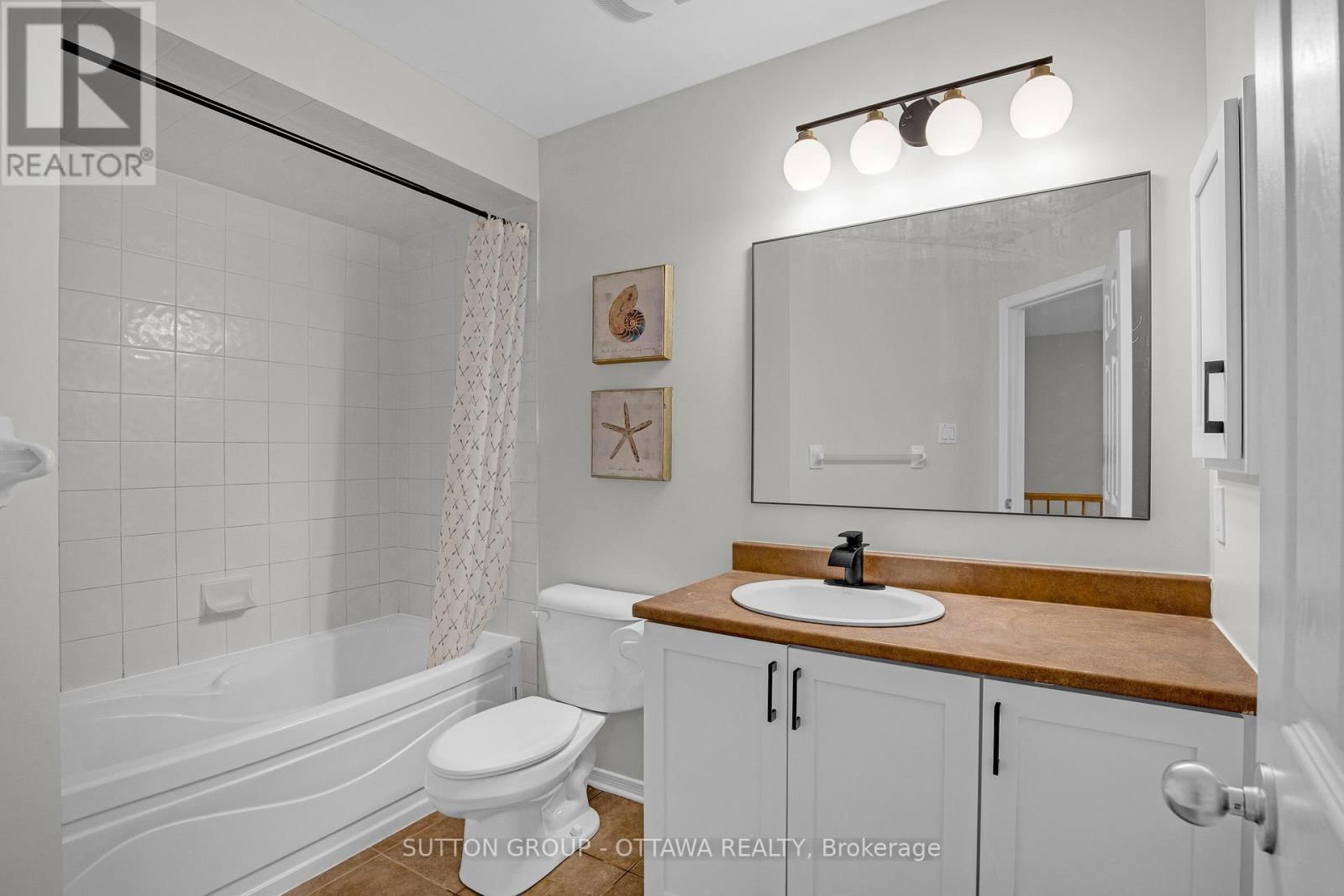 4401 GOLDENEYE WAY Image 24