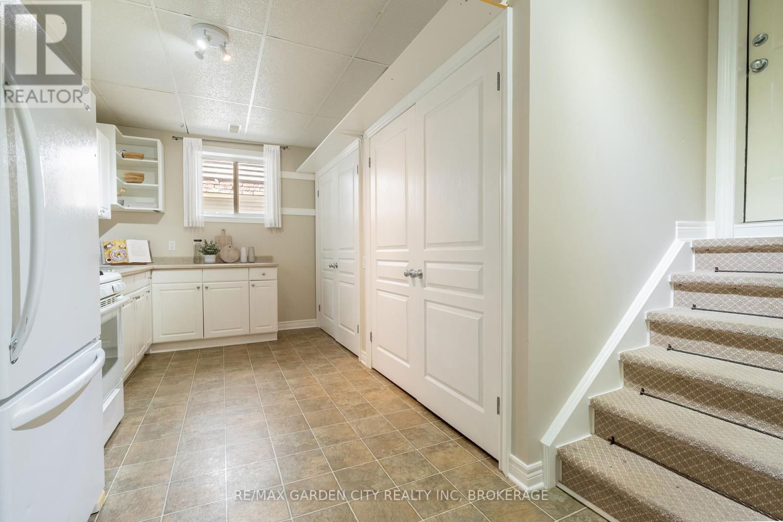 6 BRIARWOOD DRIVE Image 13
