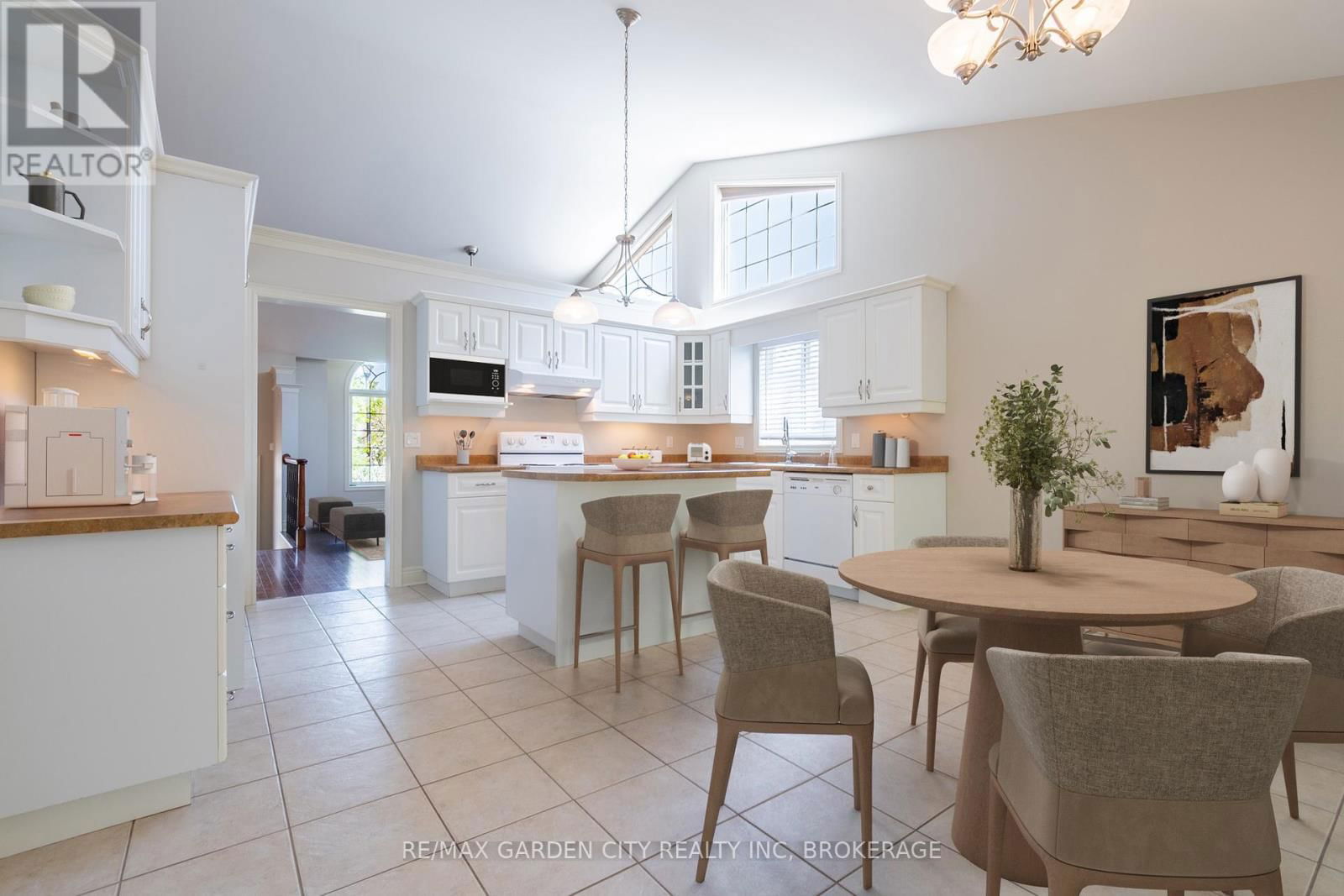6 BRIARWOOD DRIVE Image 2