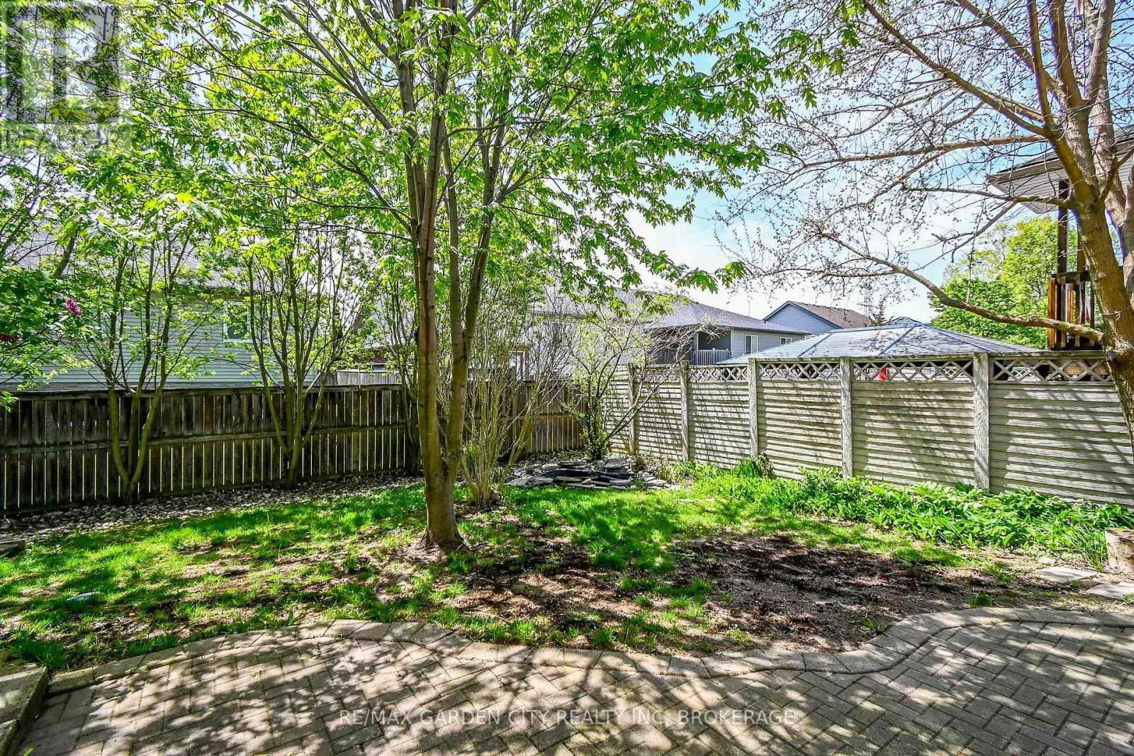6 BRIARWOOD DRIVE Image 24
