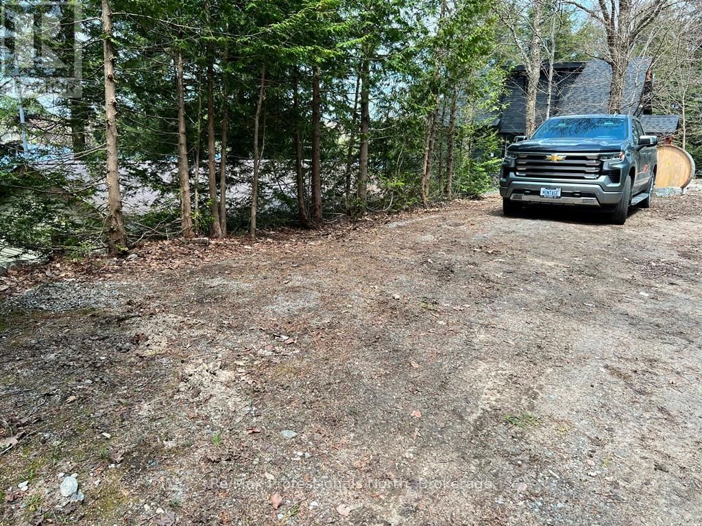 1097 CORYLUS LANE Image 10
