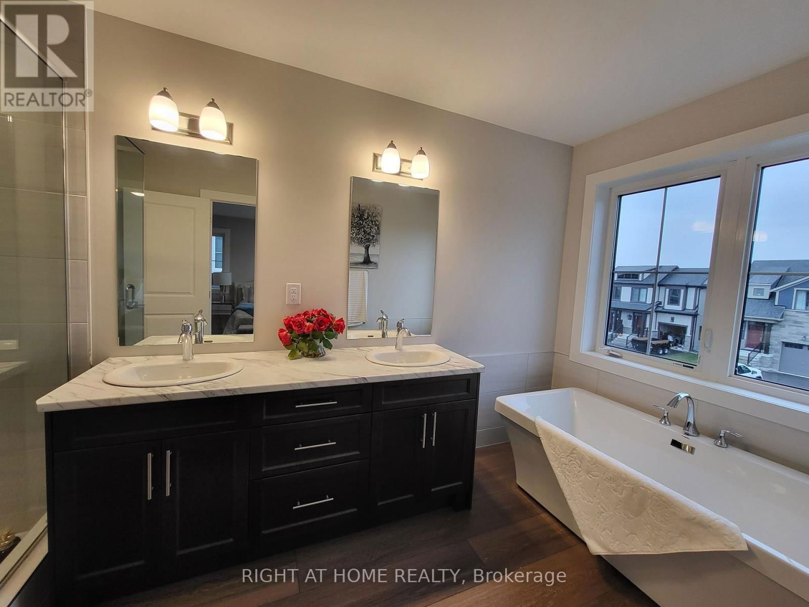 140 BLACK WILLOW CRESCENT Image 21