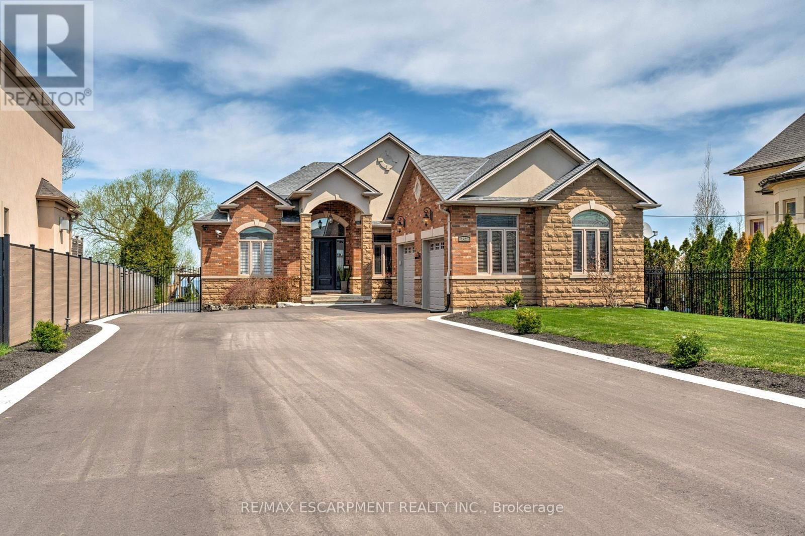 142 WATERCREST DRIVE Image 1