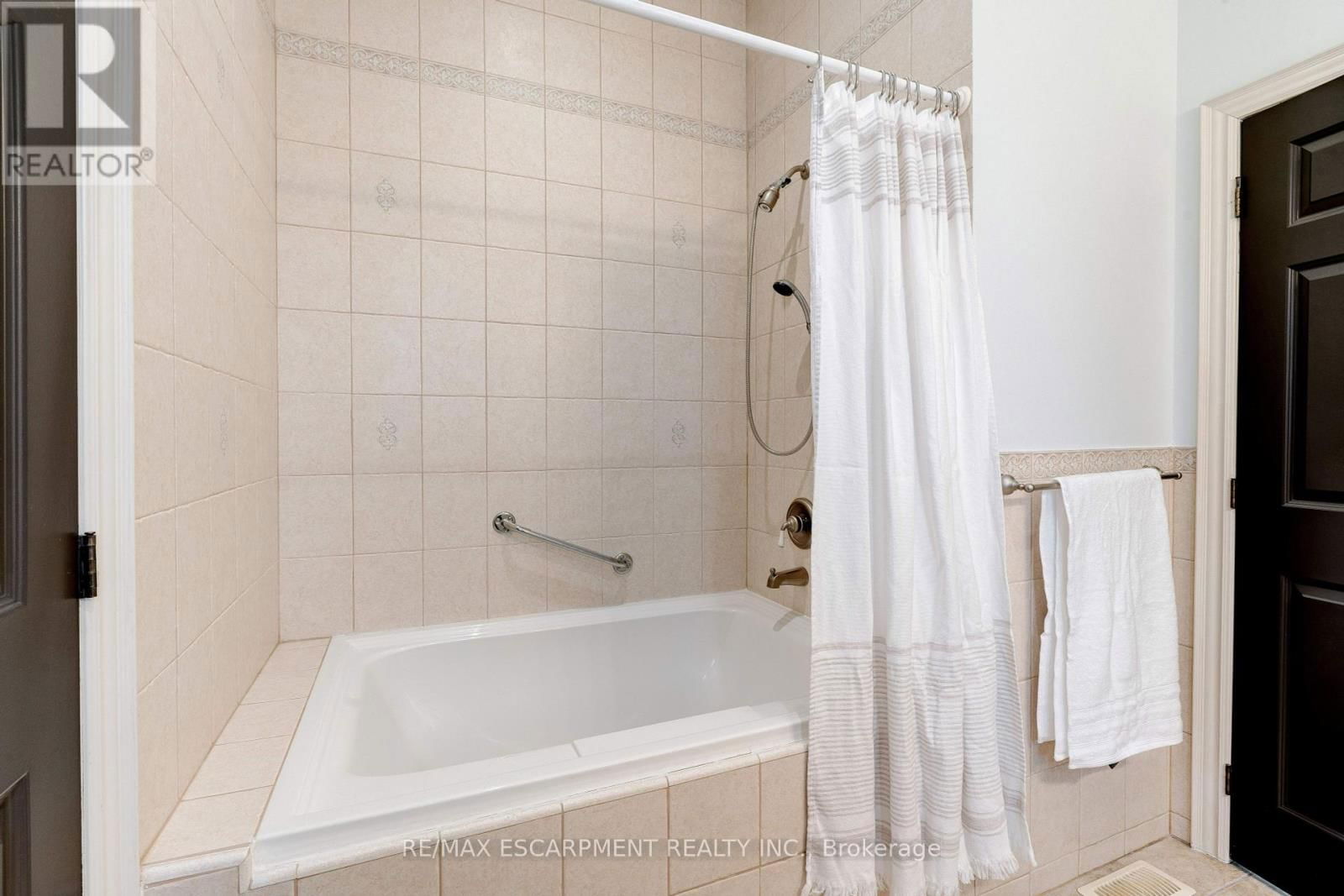 142 WATERCREST DRIVE Image 8