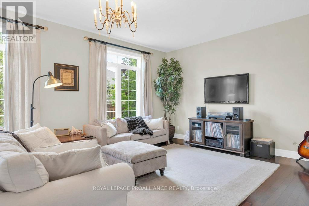4 MEAGHER PLACE Image 10
