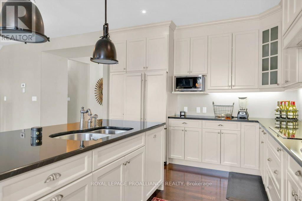 4 MEAGHER PLACE Image 17