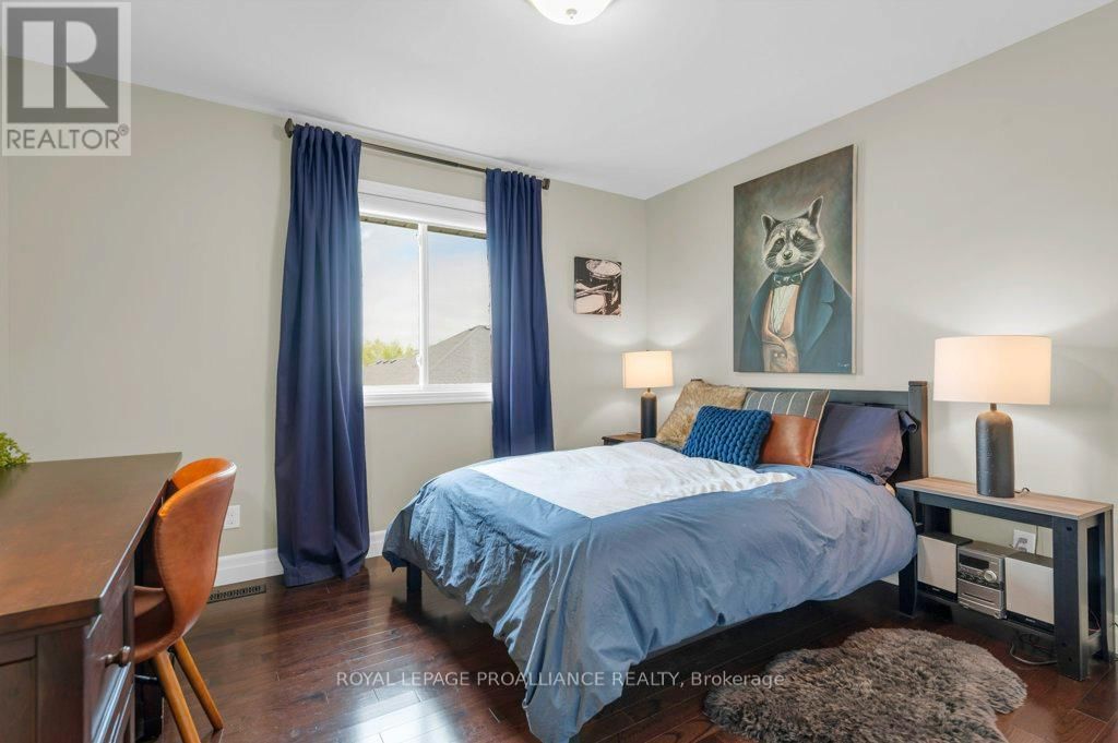 4 MEAGHER PLACE Image 26