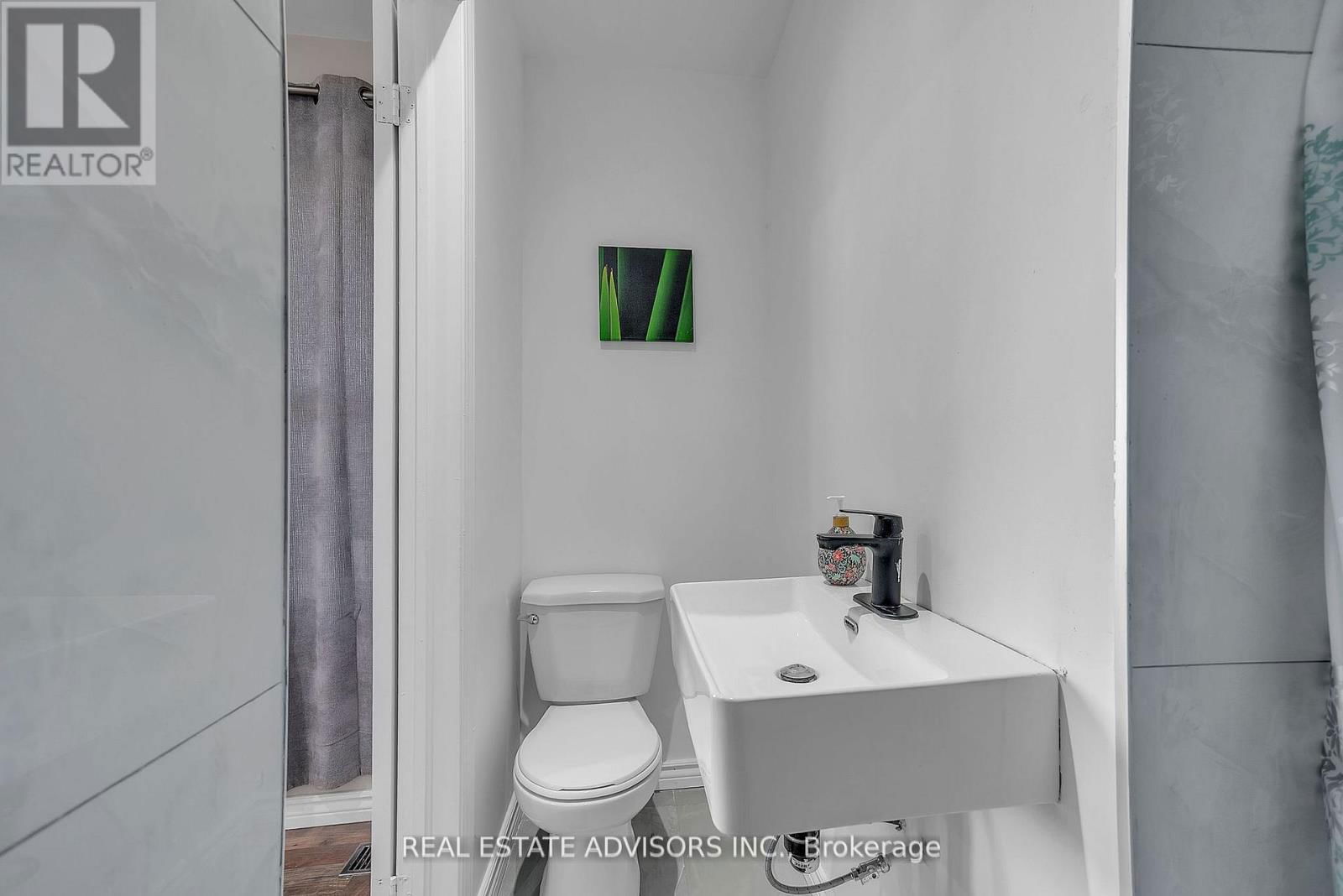 1633 STATION ROAD Image 11