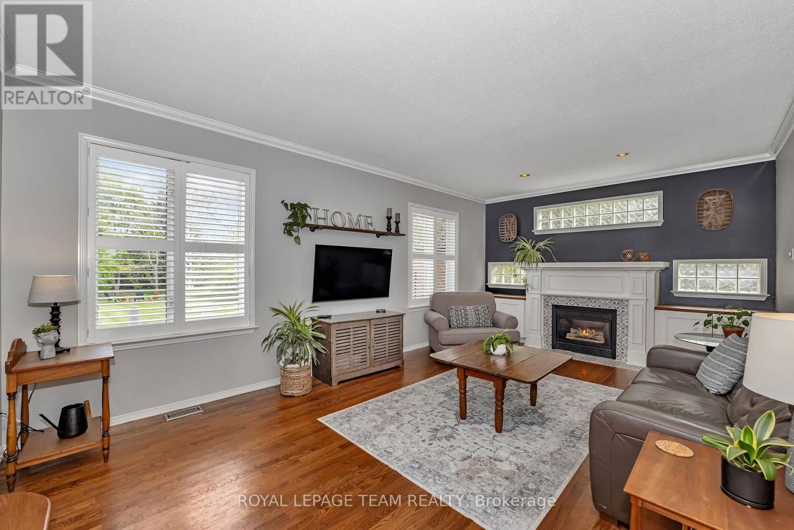 6891 TWIN LAKES AVENUE Image 10