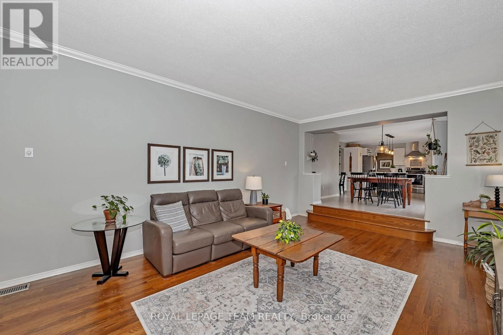 6891 TWIN LAKES AVENUE Image 12