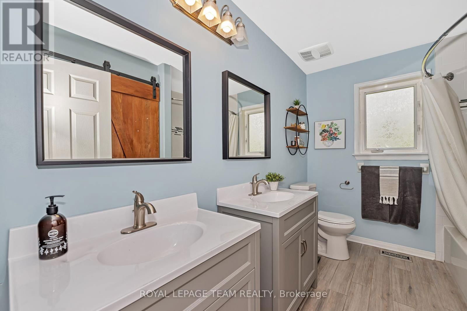 6891 TWIN LAKES AVENUE Image 23
