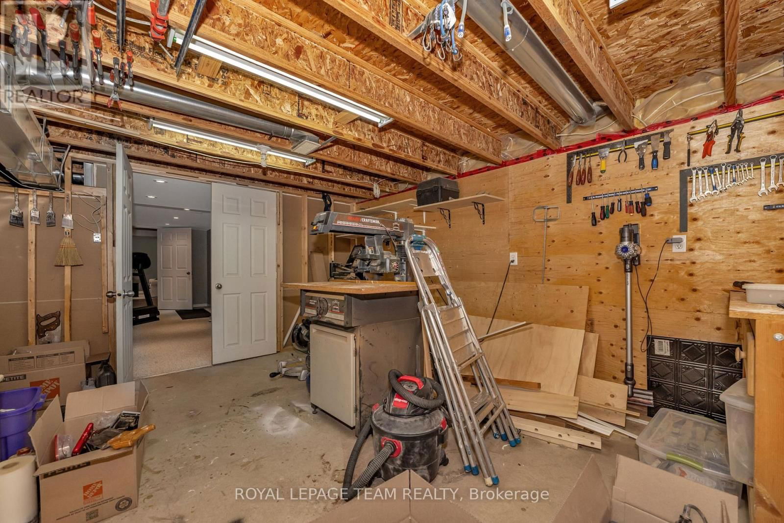 6891 TWIN LAKES AVENUE Image 35