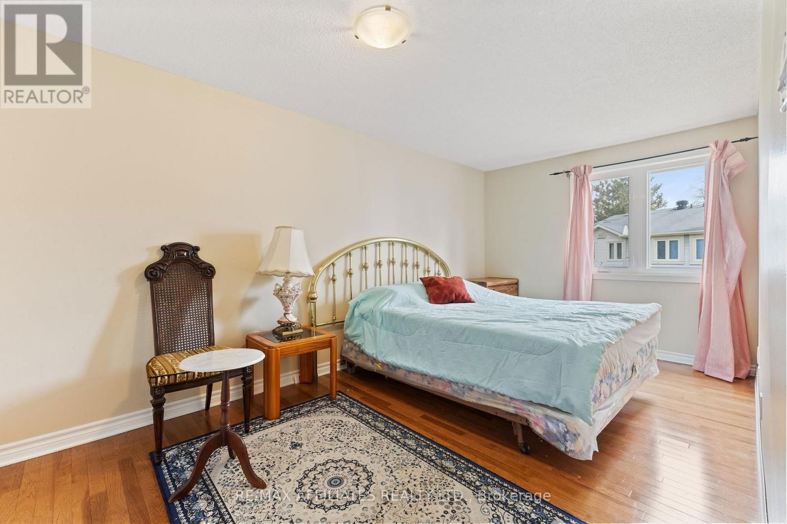 75 SAXTON PRIVATE Image 11