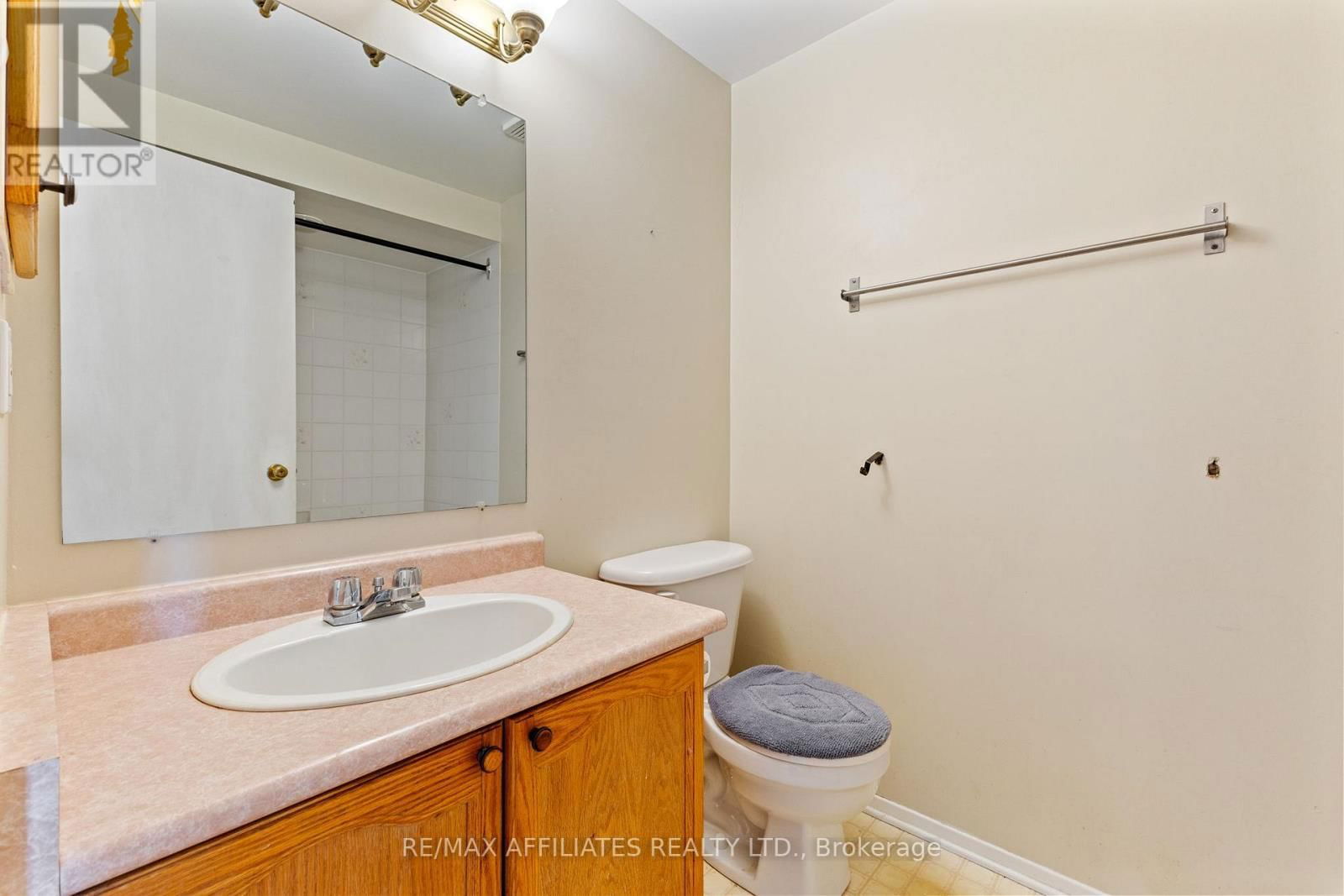 75 SAXTON PRIVATE Image 14
