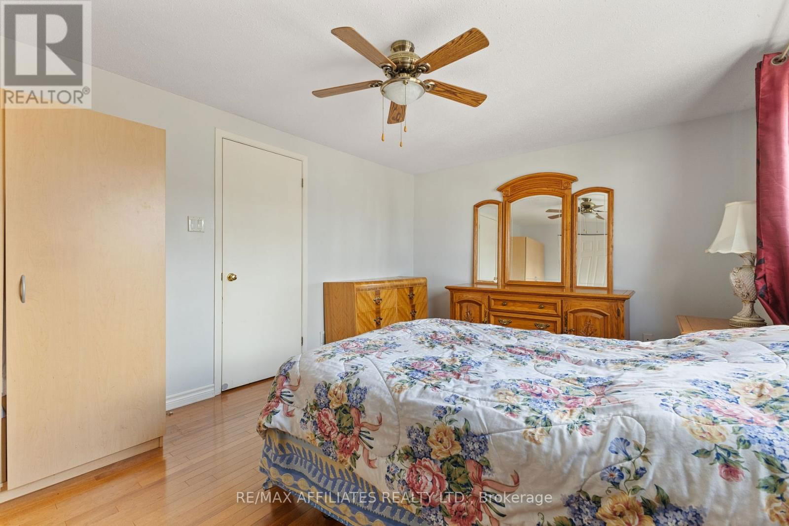 75 SAXTON PRIVATE Image 15