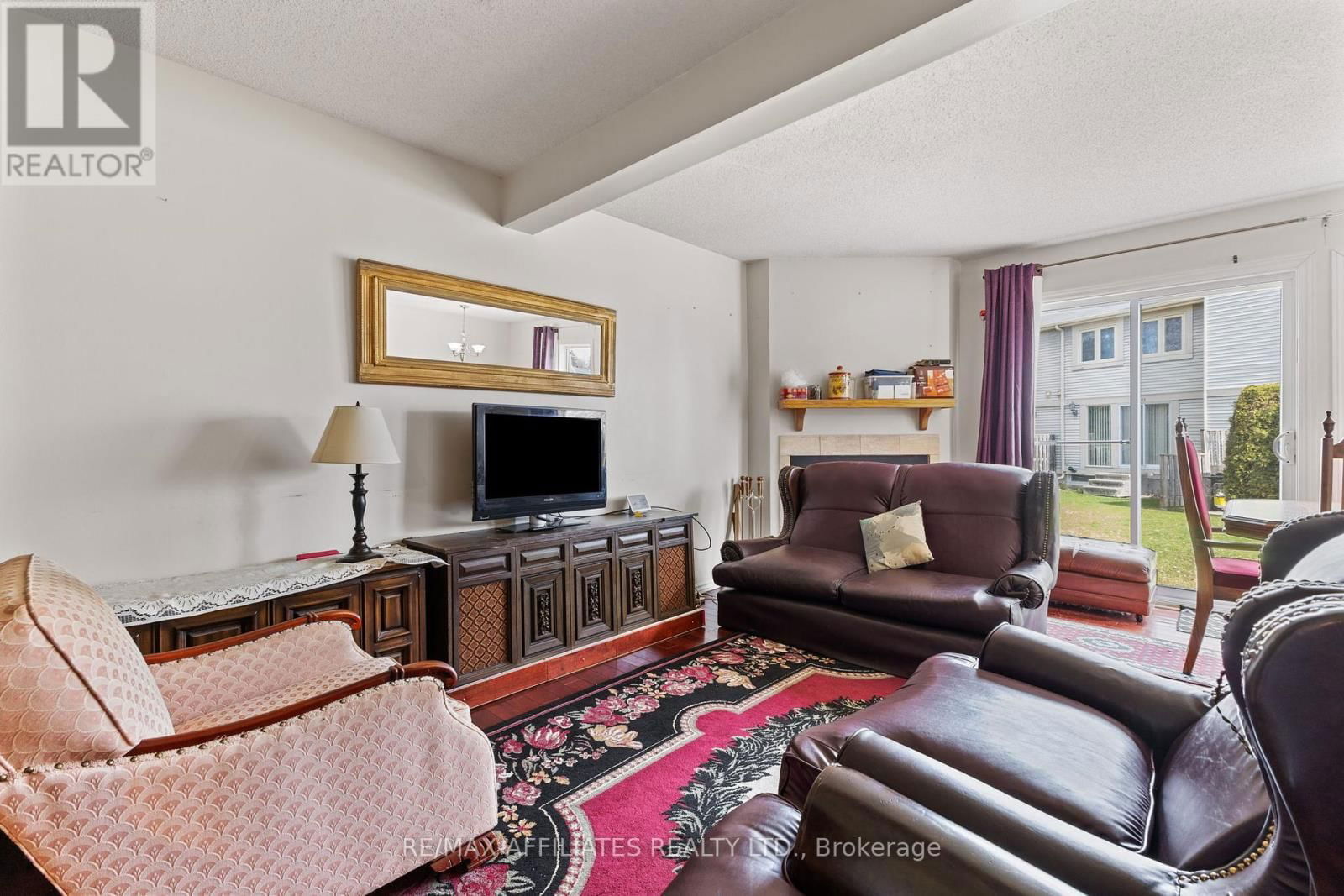 75 SAXTON PRIVATE Image 4
