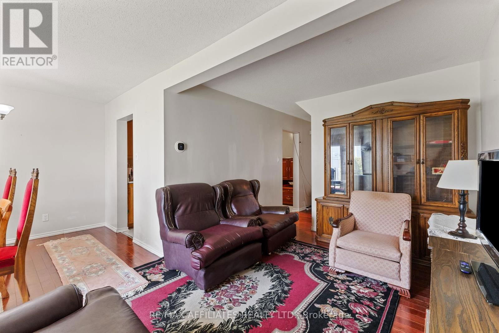 75 SAXTON PRIVATE Image 5
