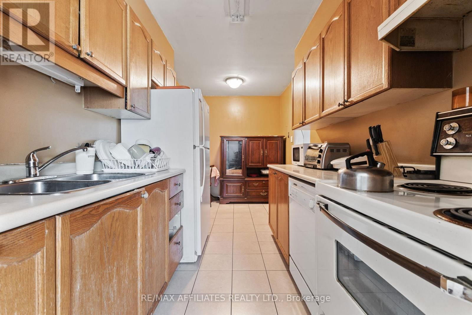 75 SAXTON PRIVATE Image 7