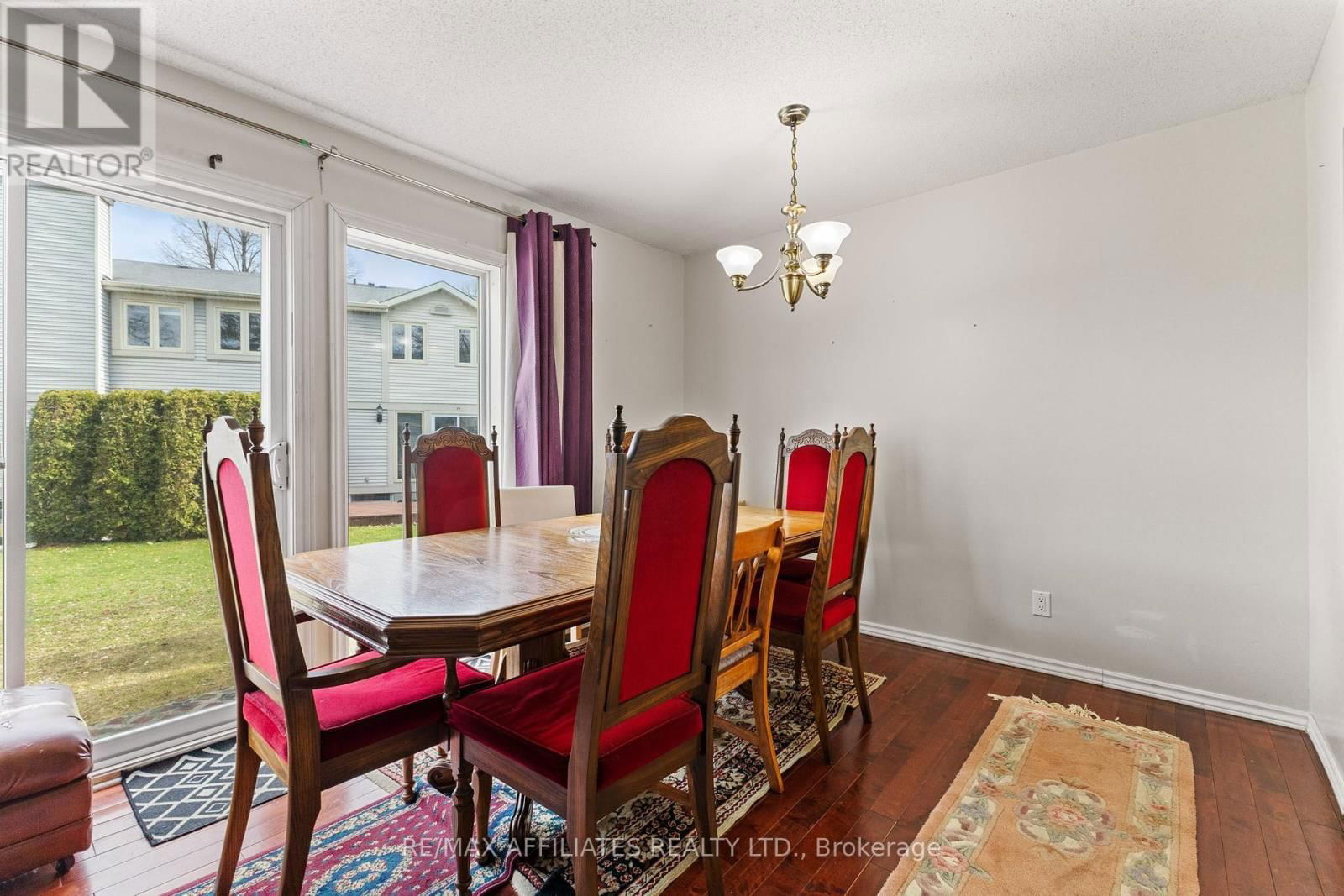 75 SAXTON PRIVATE Image 8