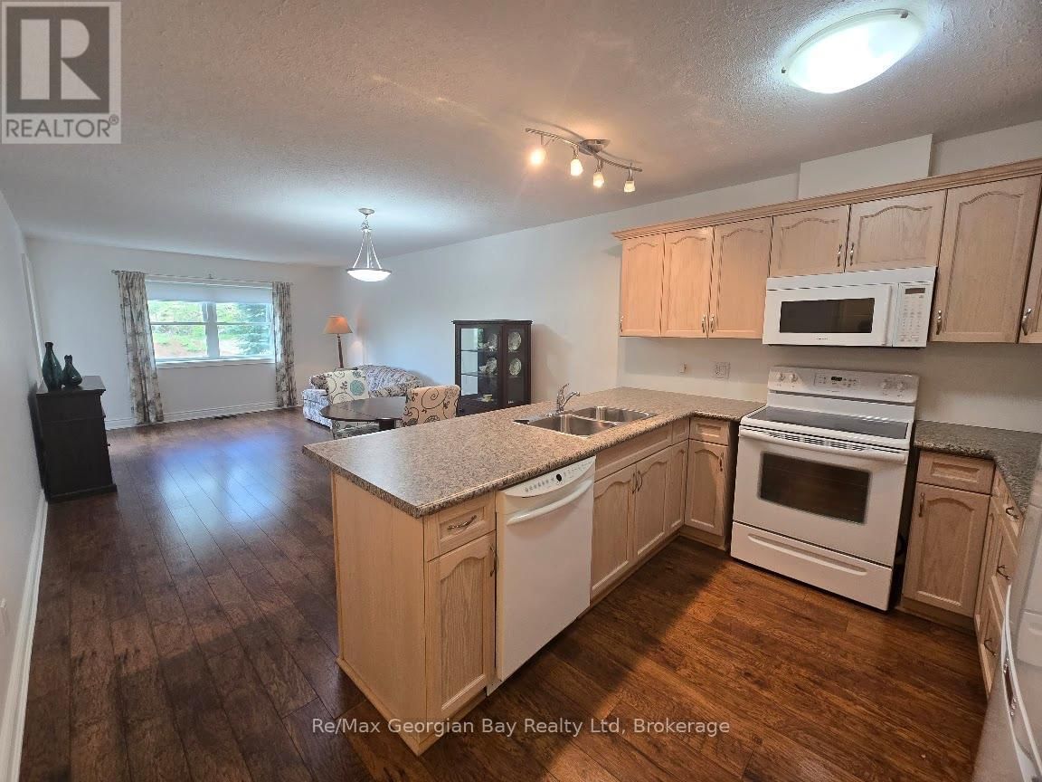 206 - 10 KIMBERLEY AVENUE Image 37
