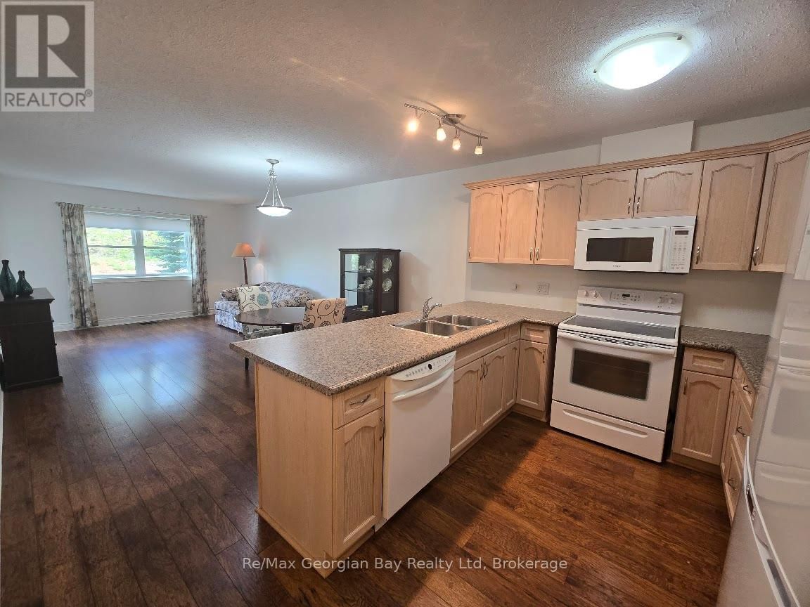 206 - 10 KIMBERLEY AVENUE Image 5