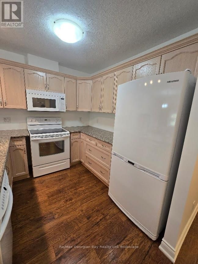 206 - 10 KIMBERLEY AVENUE Image 6