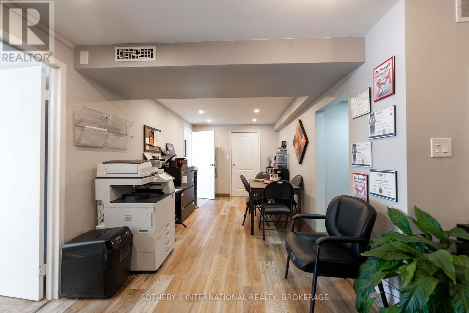 5 RACE STREET Image 35