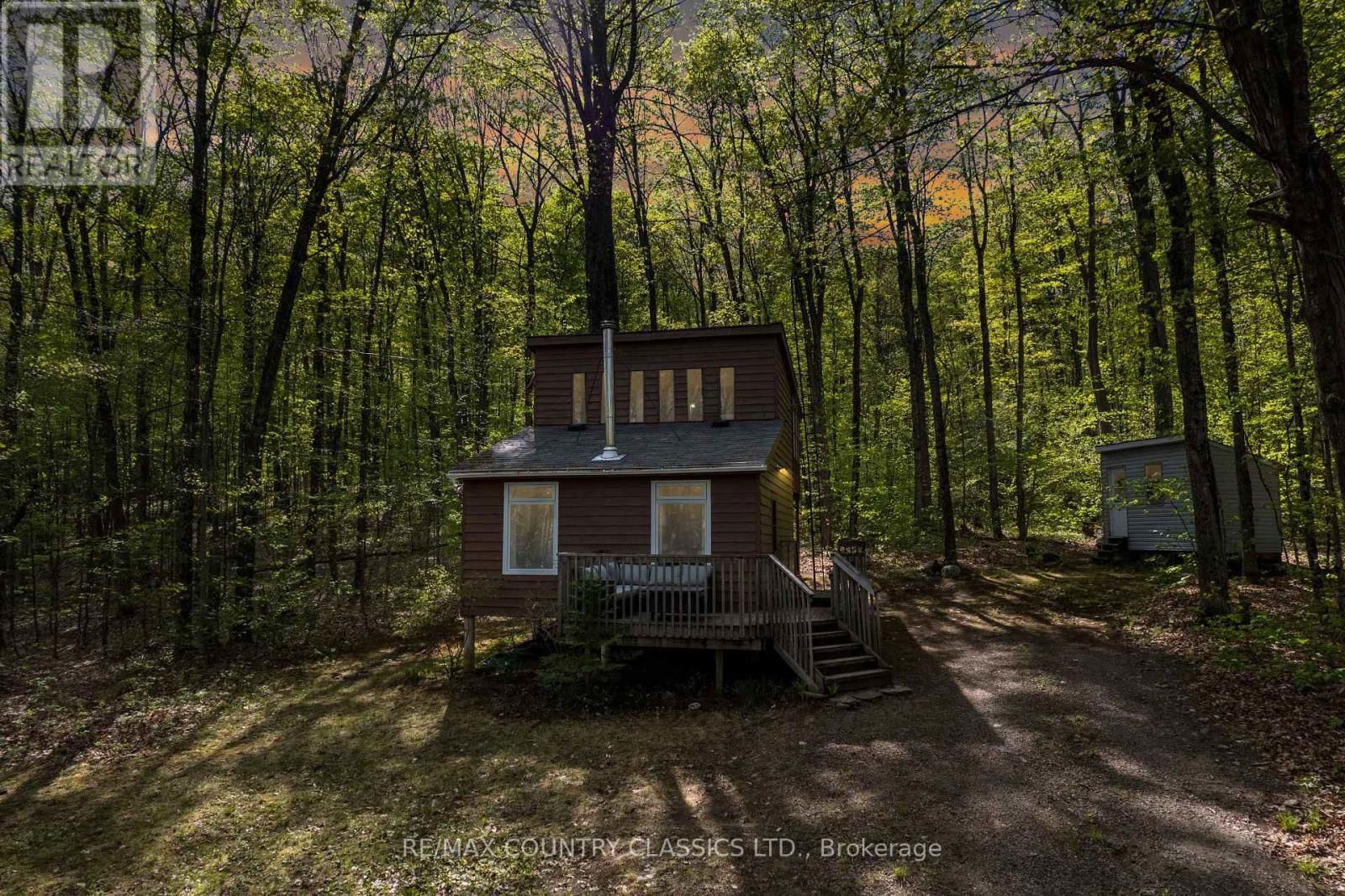 12 ALBION LAKE COURT Image 2