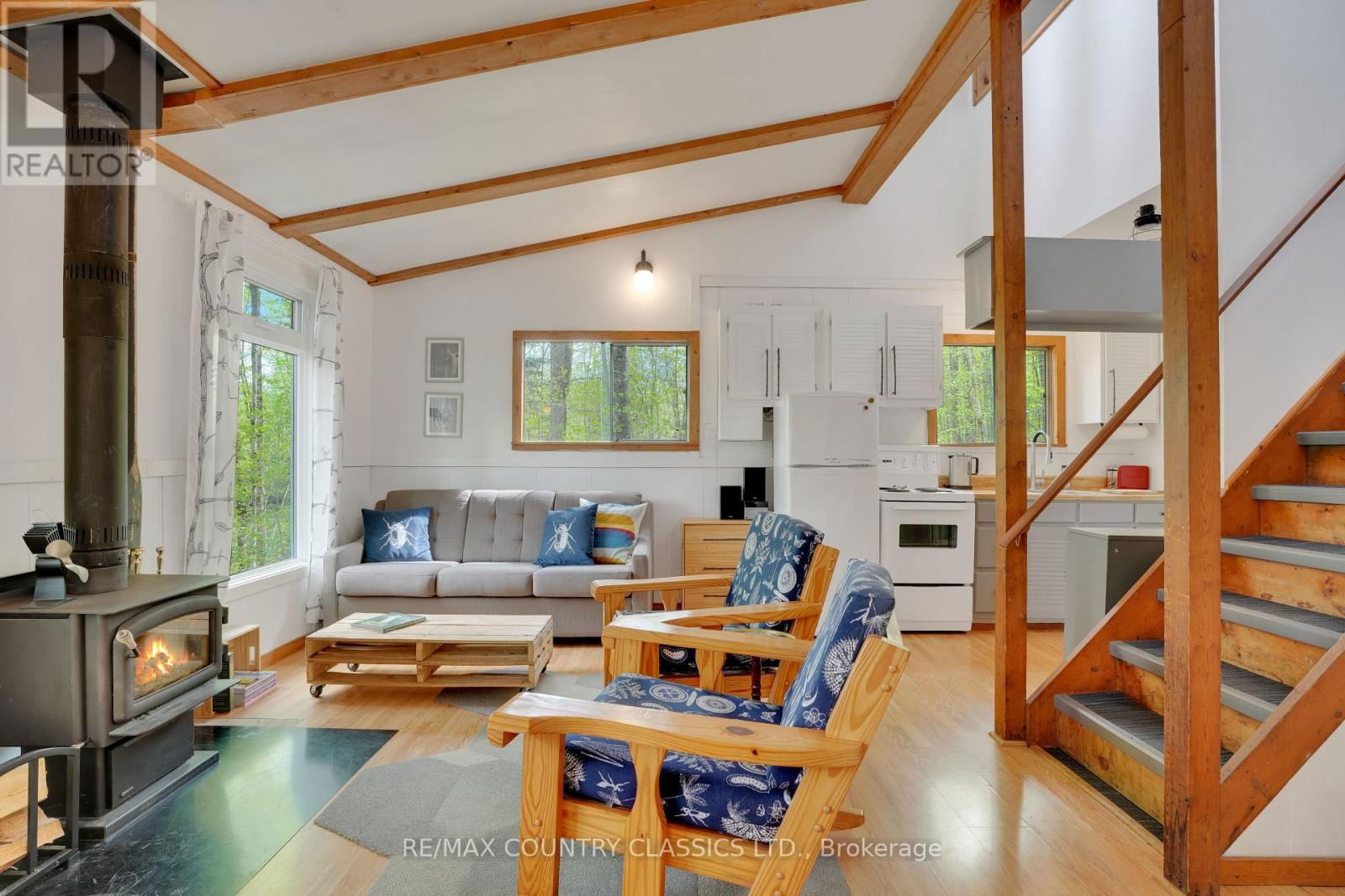 12 ALBION LAKE COURT Image 6