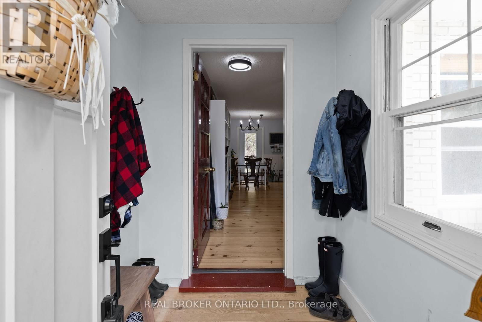 5 WILSHIER BOULEVARD Image 10