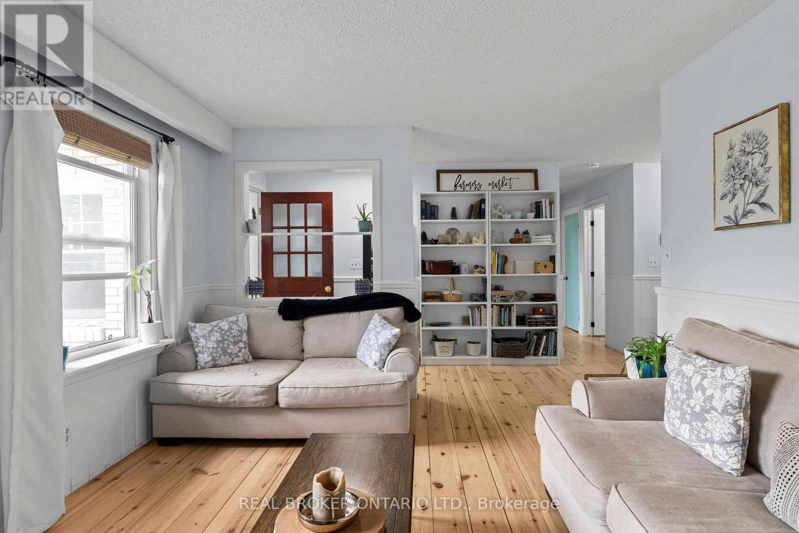 5 WILSHIER BOULEVARD Image 15
