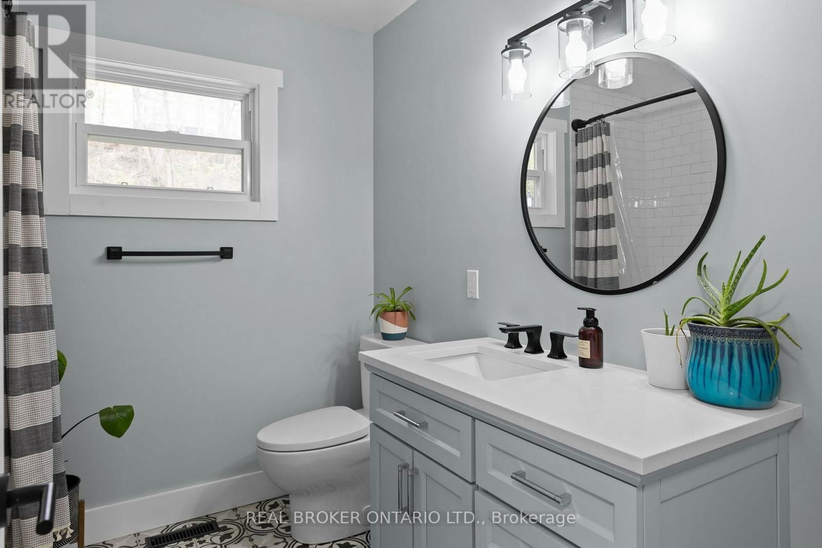 5 WILSHIER BOULEVARD Image 24