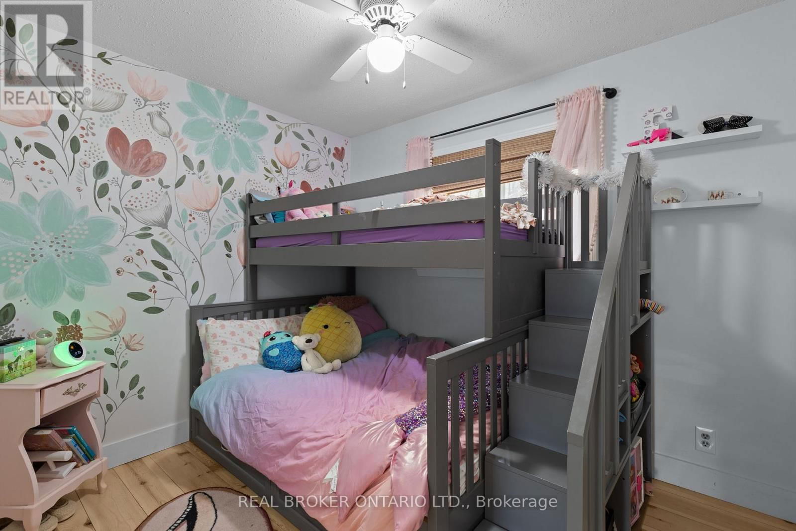 5 WILSHIER BOULEVARD Image 30
