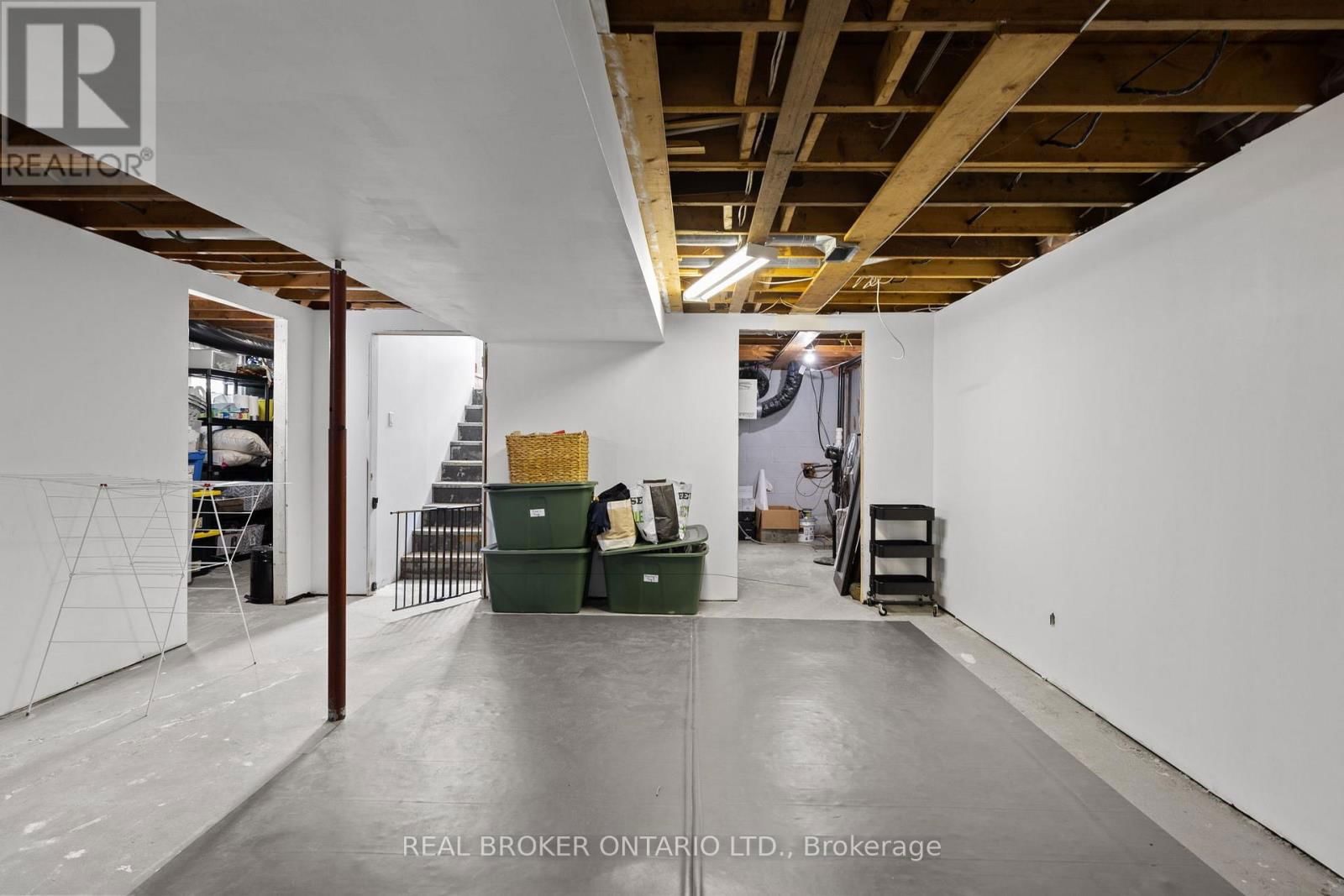 5 WILSHIER BOULEVARD Image 38