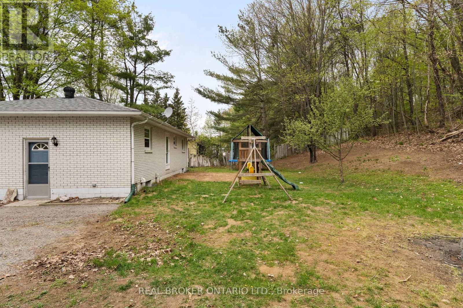 5 WILSHIER BOULEVARD Image 40