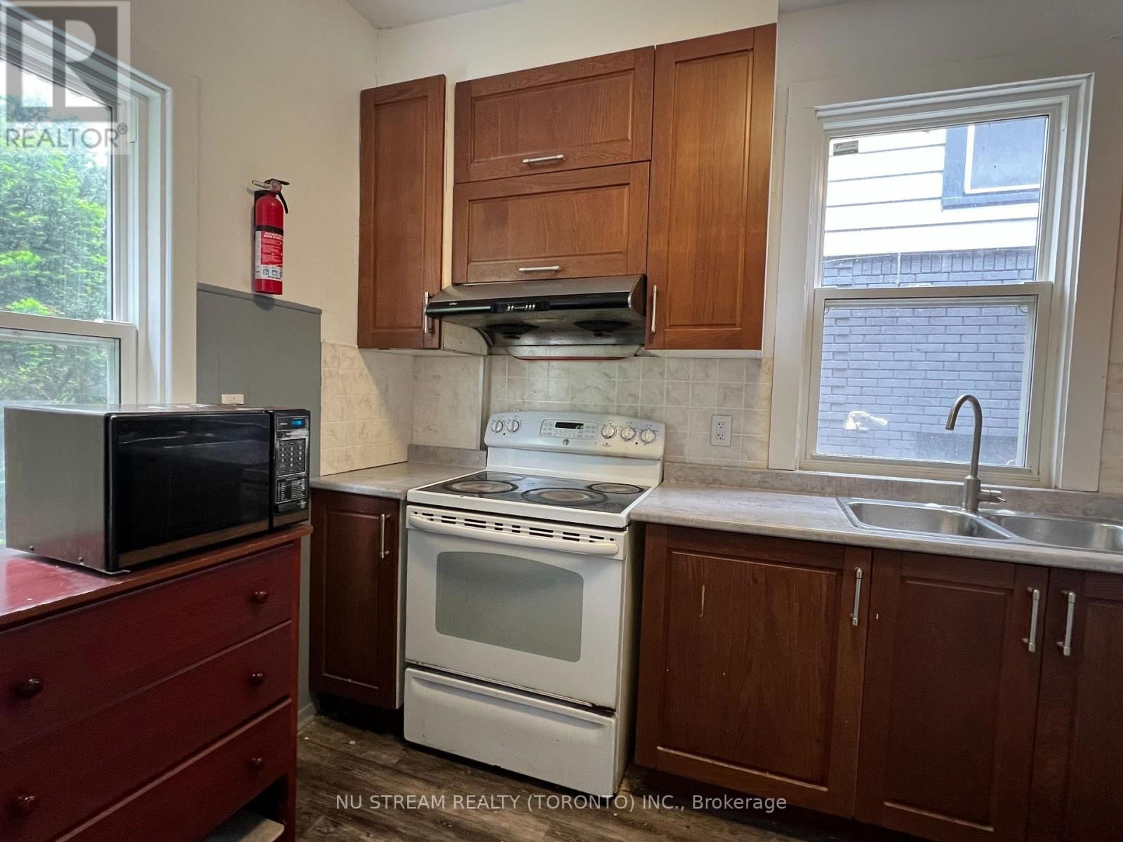 359 RANDOLPH AVENUE Image 12