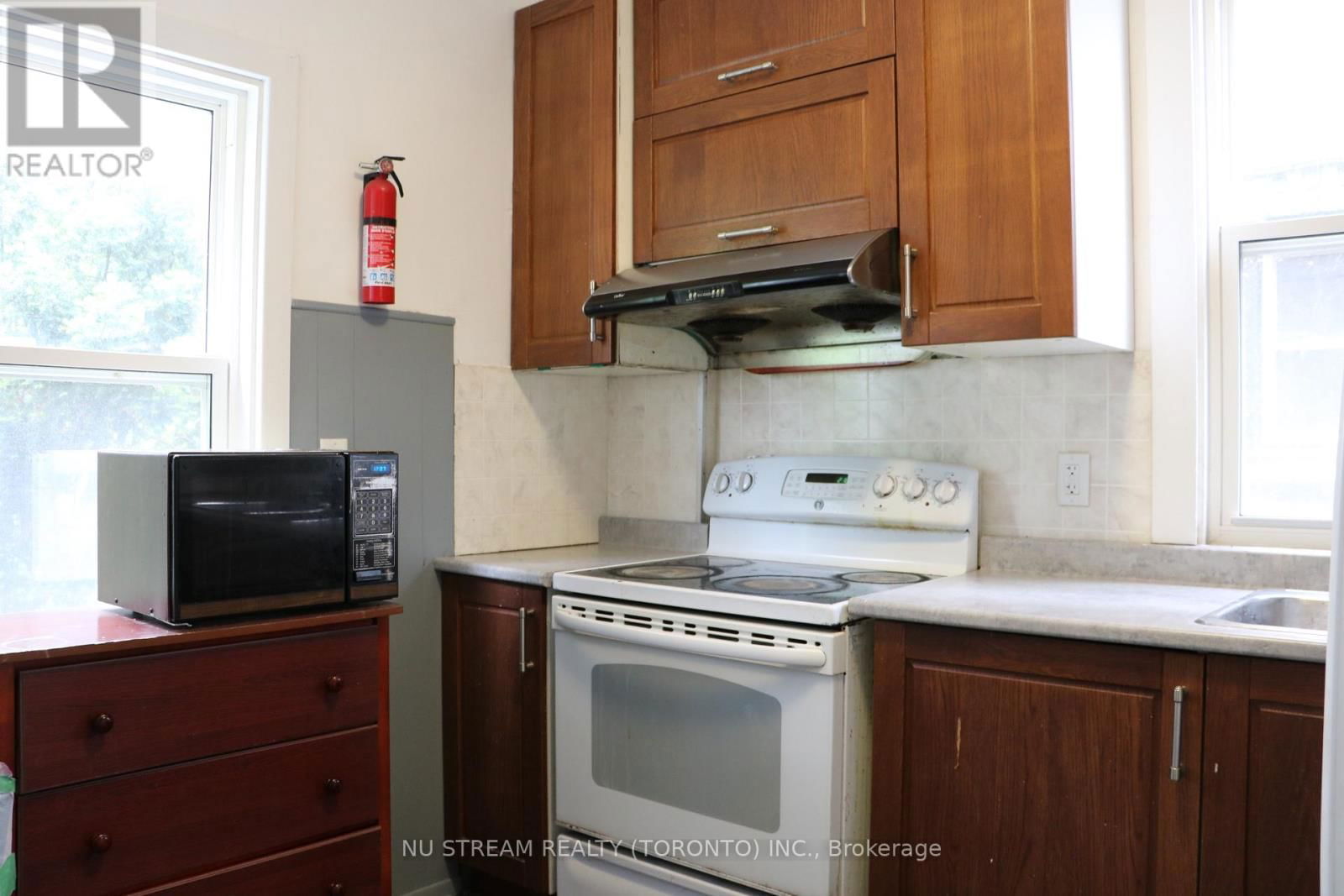 359 RANDOLPH AVENUE Image 13