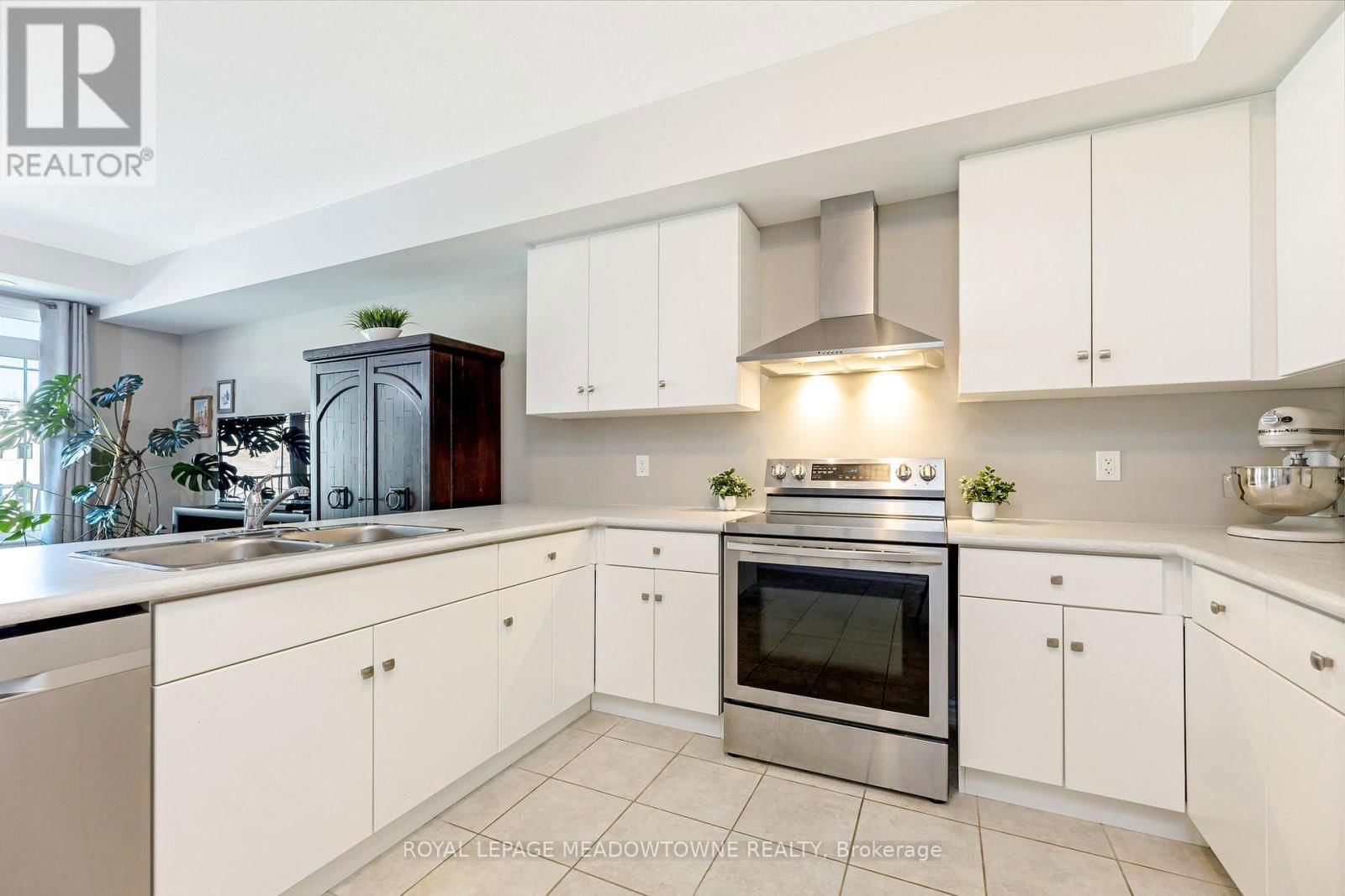 7 - 107 WESTRA DRIVE Image 10
