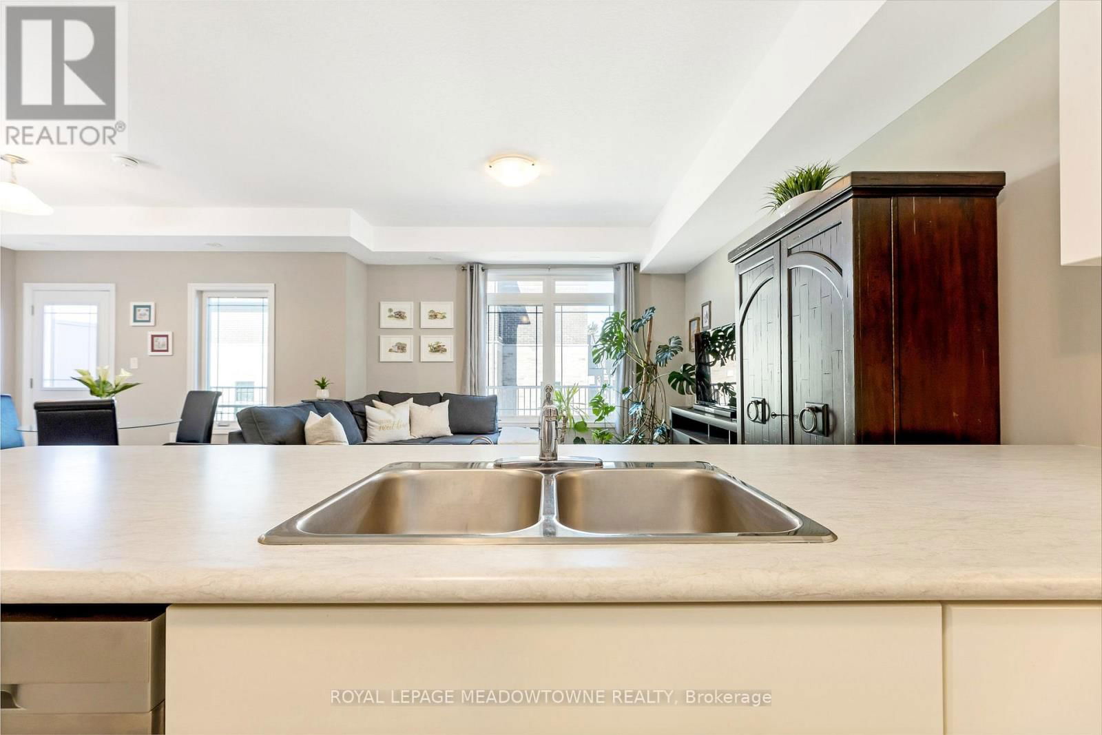 7 - 107 WESTRA DRIVE Image 11