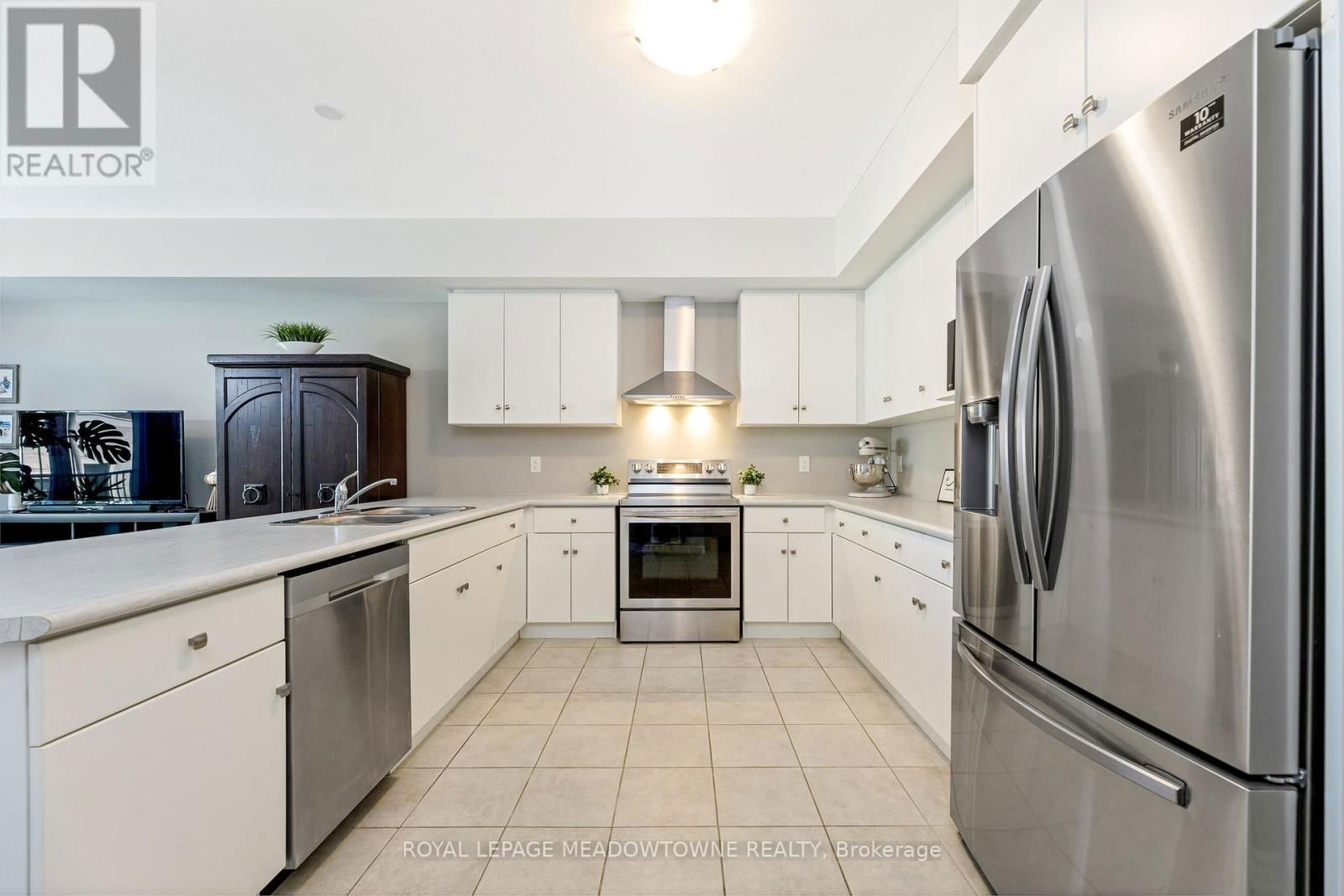 7 - 107 WESTRA DRIVE Image 8