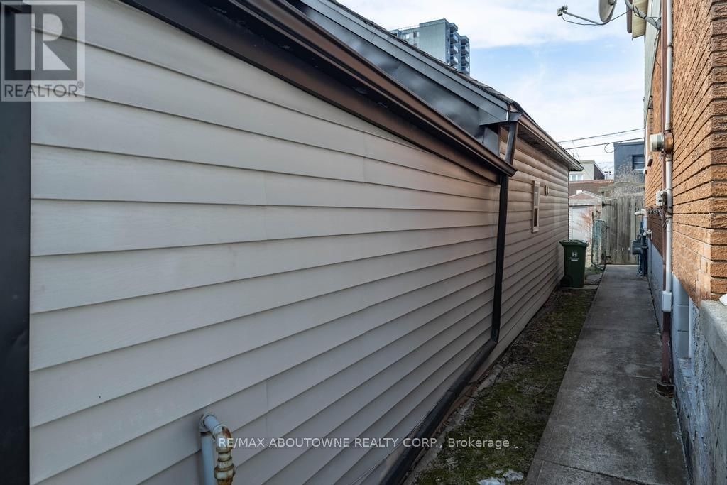 131 WEST AVENUE NORTH Image 20