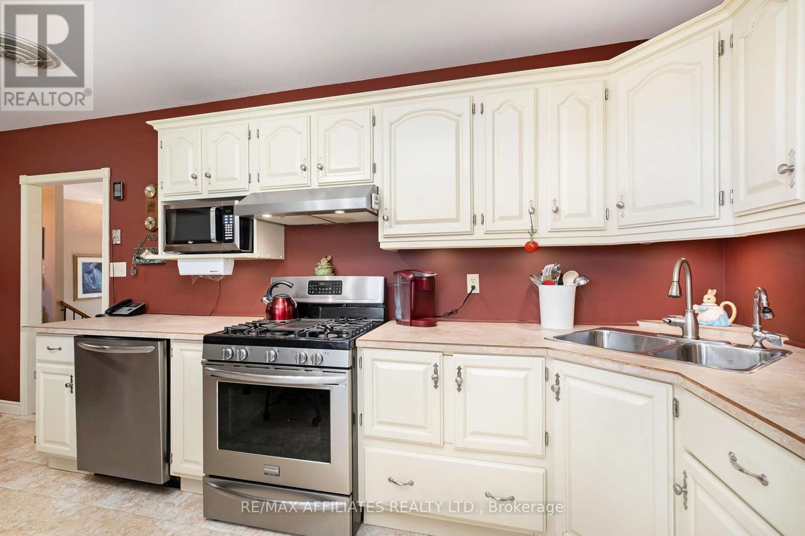 57 GOLF CLUB ROAD Image 12