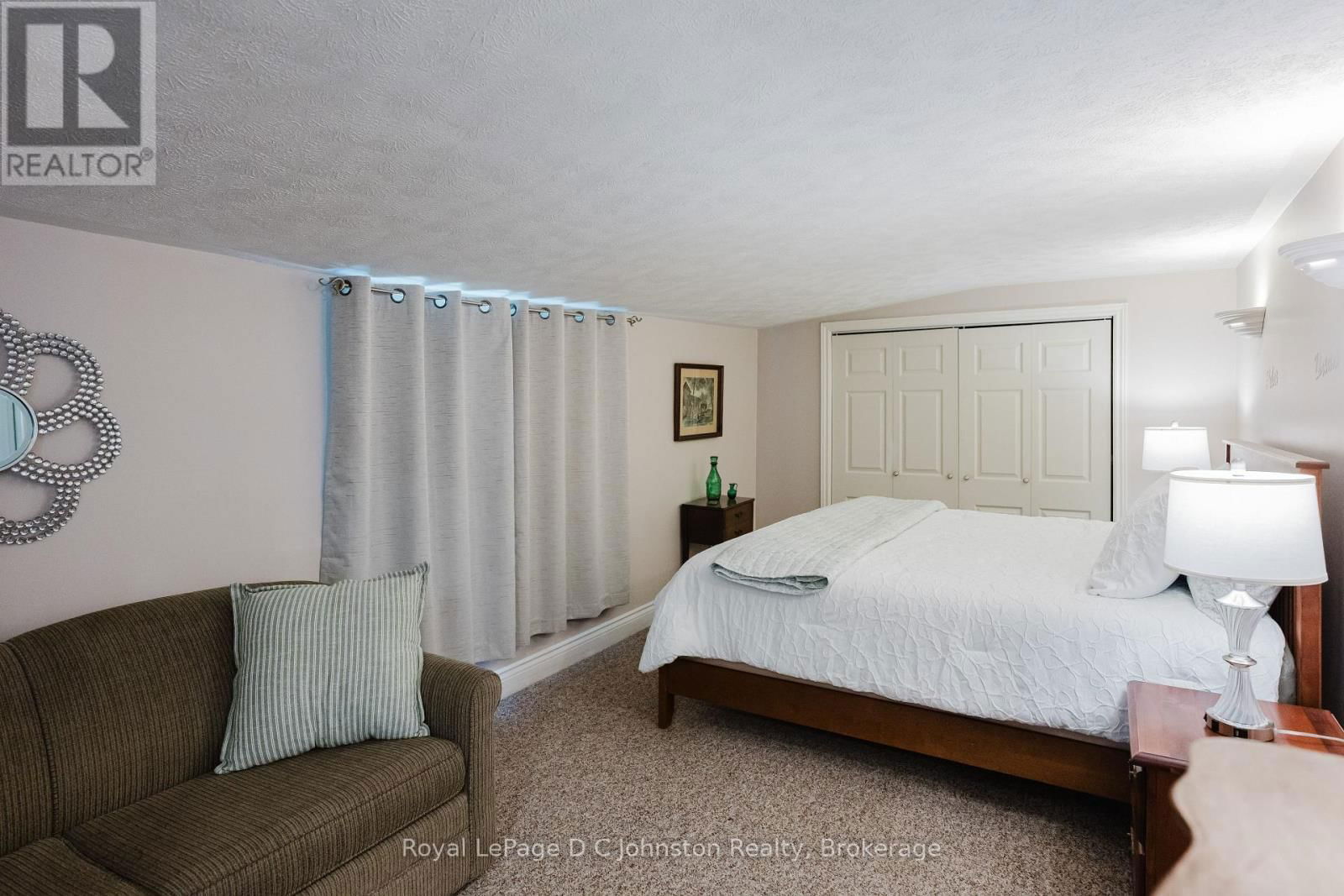 62 GREY STREET NORTH Image 32