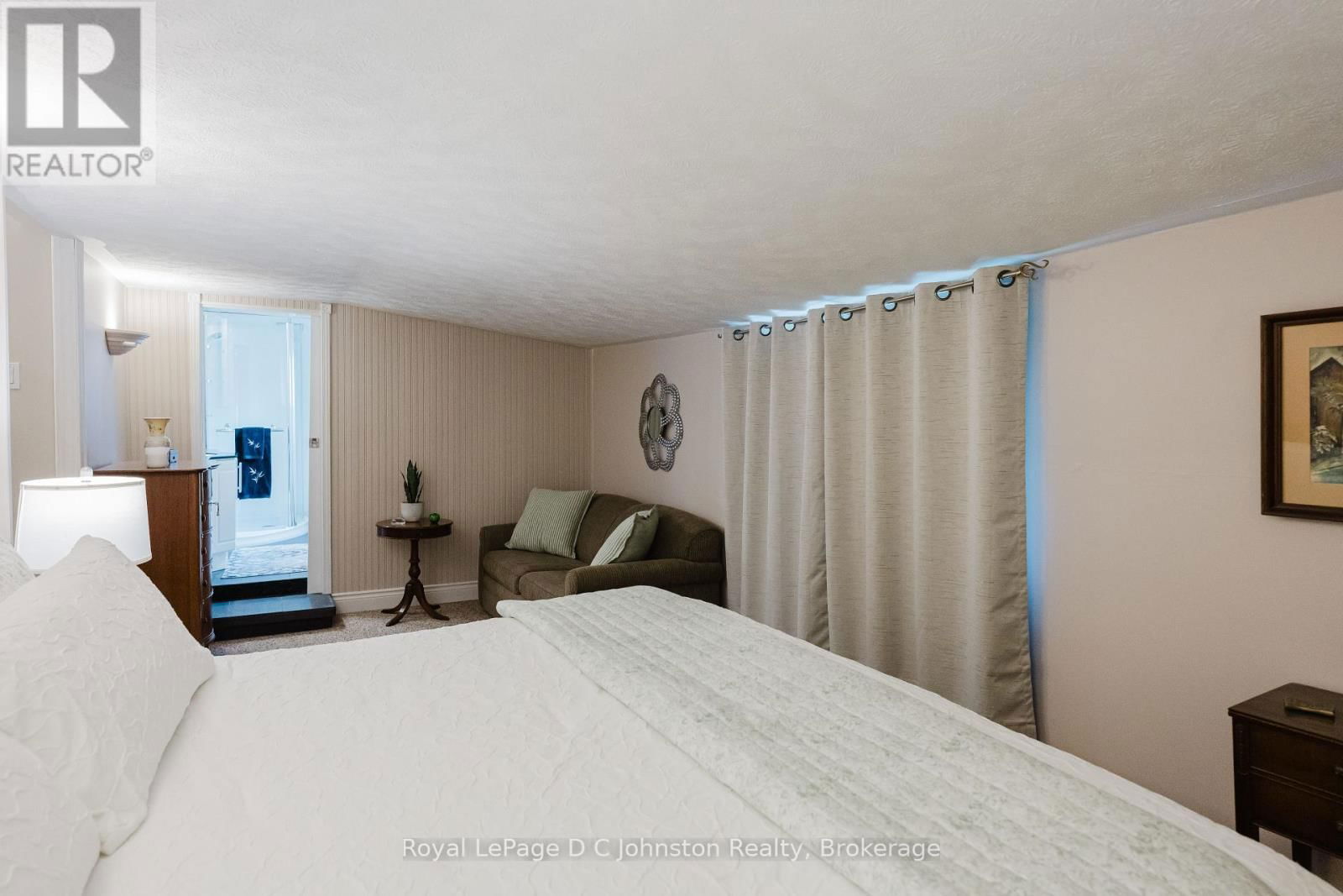 62 GREY STREET NORTH Image 34