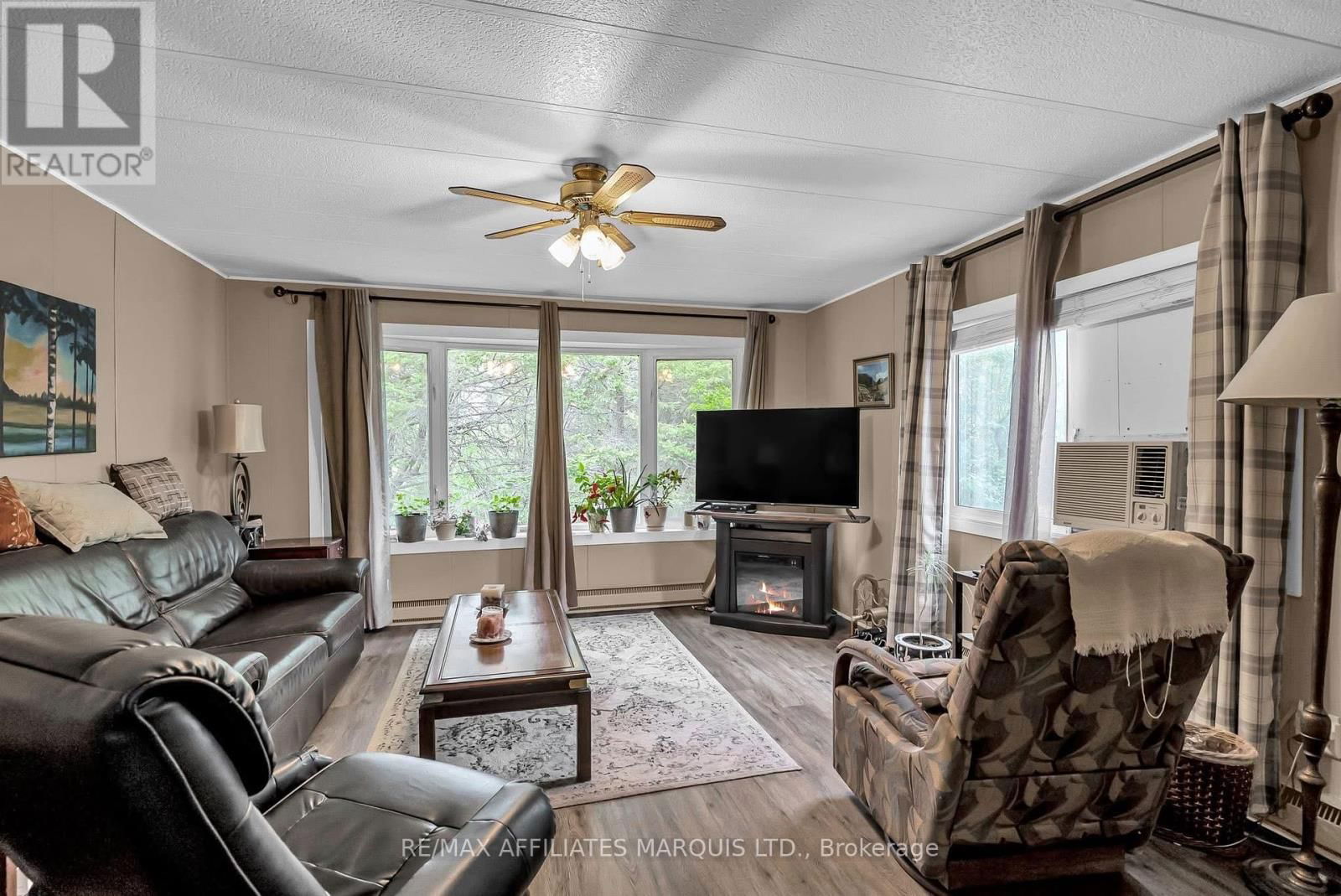 19235 BEAVER BROOK ROAD Image 12