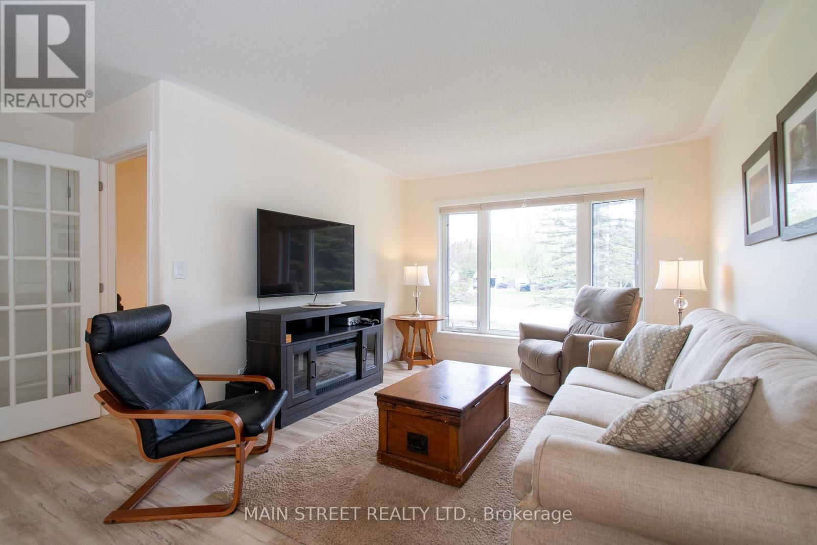 155 SILVERDALE DRIVE Image 11
