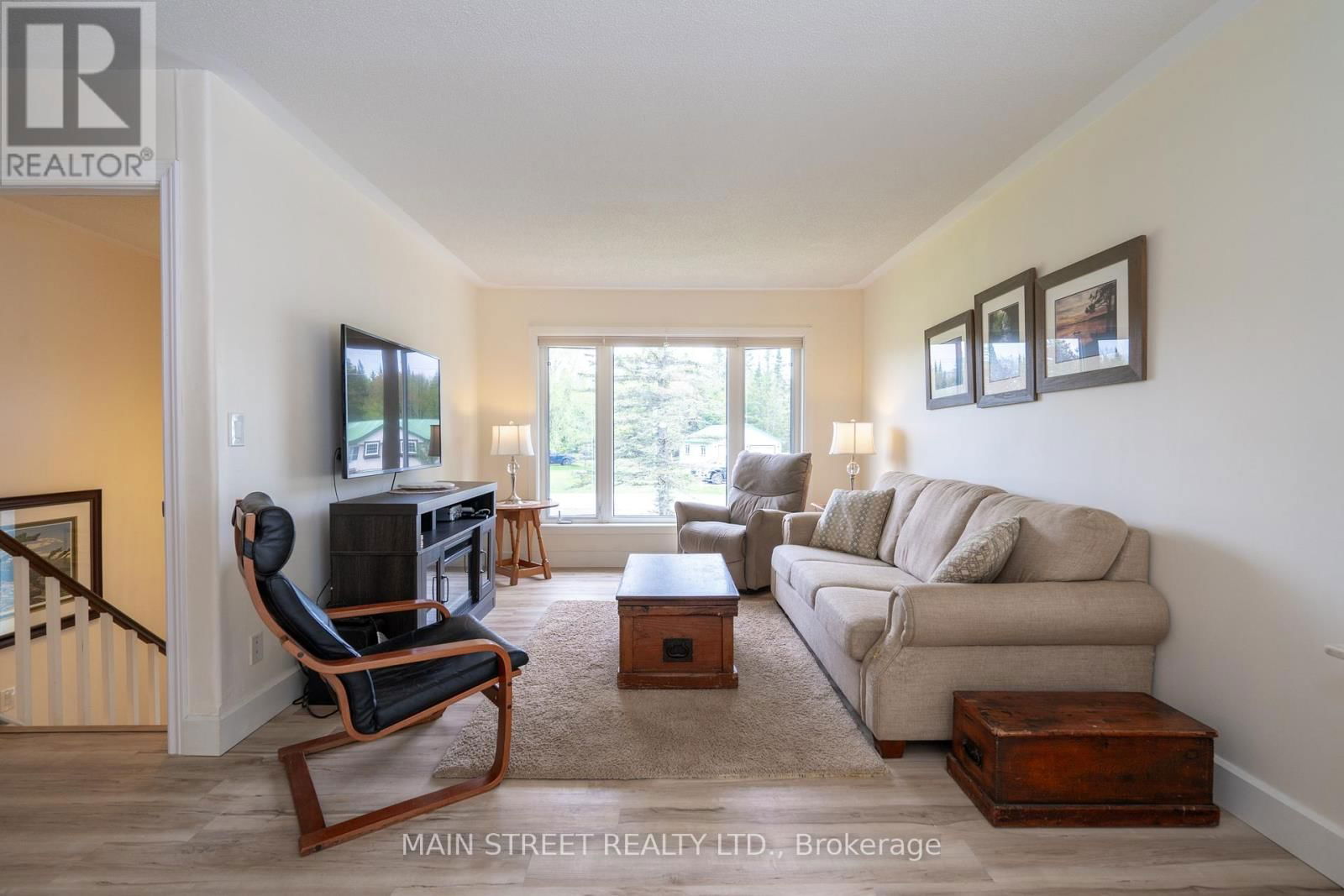 155 SILVERDALE DRIVE Image 12